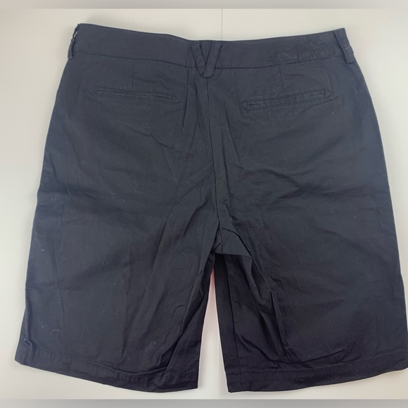 Dockers Womens Black Bermuda Shorts Mid-Rise Flat Front Curvy Size‎ 12 - Picture 2 of 11
